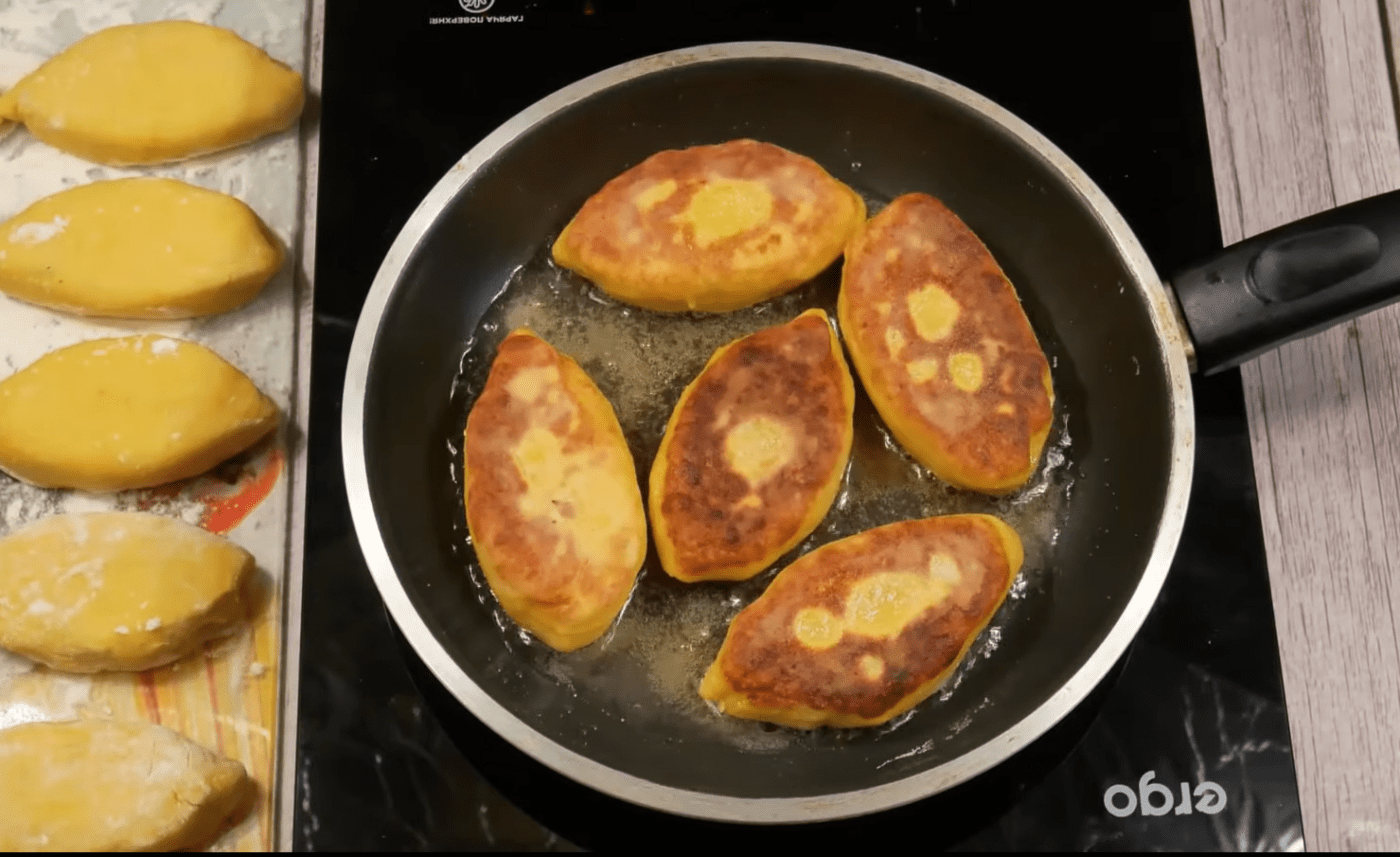 Рецепт приготування картопляних зраз з сиром/ Фото YouTube-канал Смачна Хата