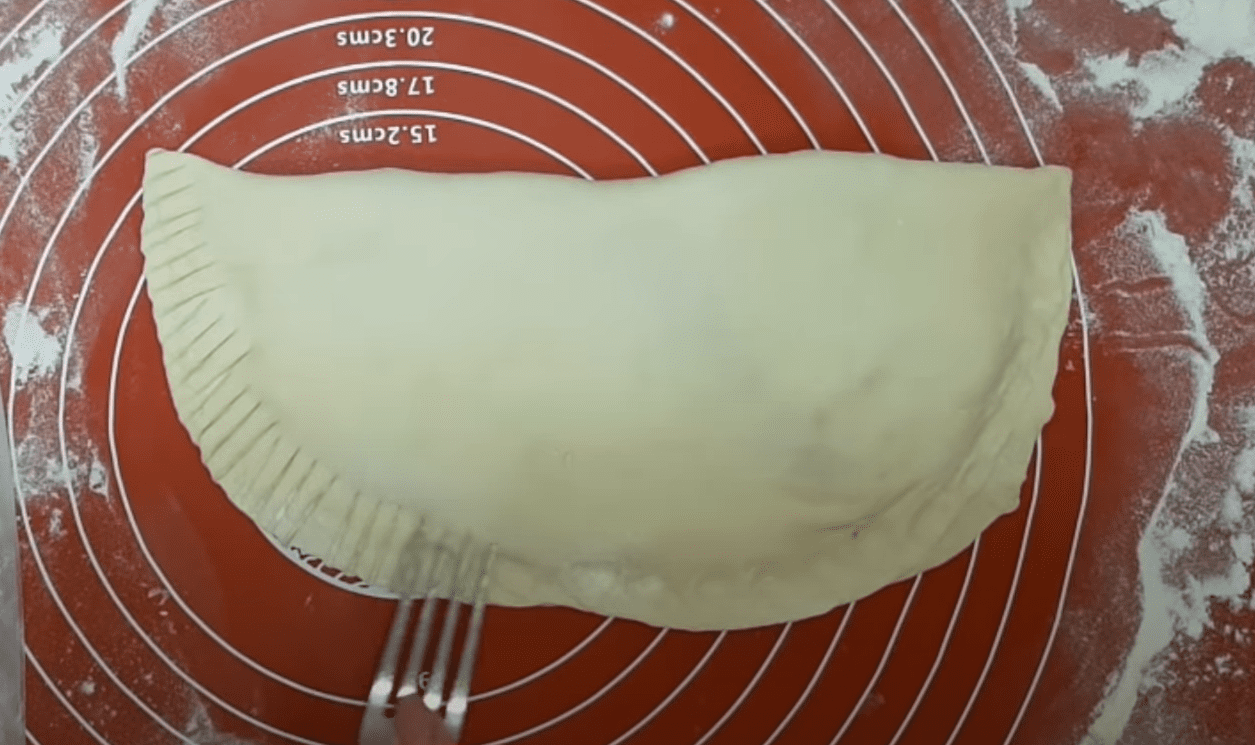 Простий рецепт приготування чебуреків на кефірі