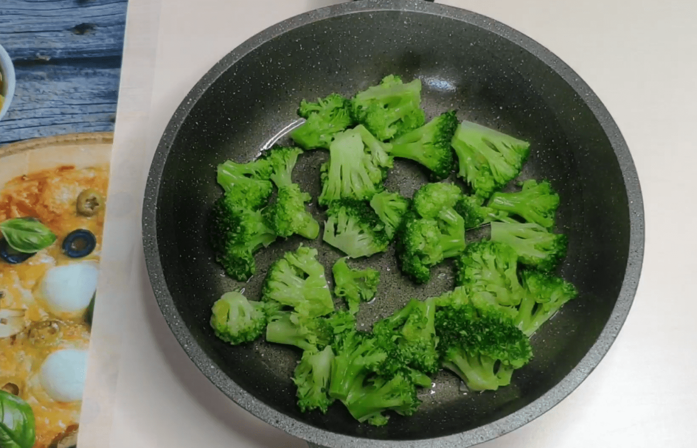 Рецепт приготування італійського омлету Фрітата з овочами