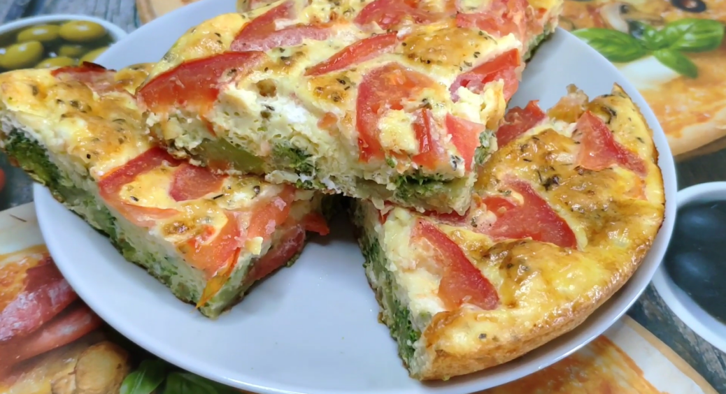 Ніжний та повітряний омлет з овочами і сиром у духовці: рецепт дуже простої італійської страви “Фрітата” 