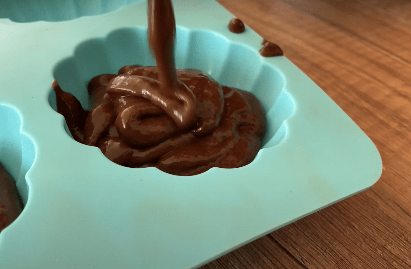 Рецепт приготування корисного десерту з какао та хурмою