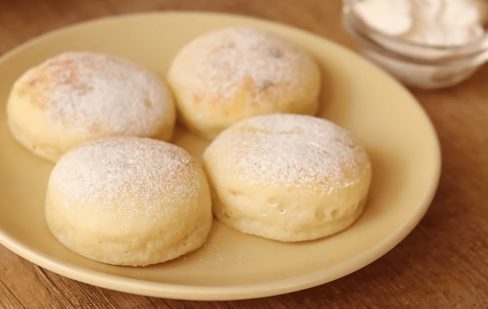 Простий рецепт приготування сирників у духовці