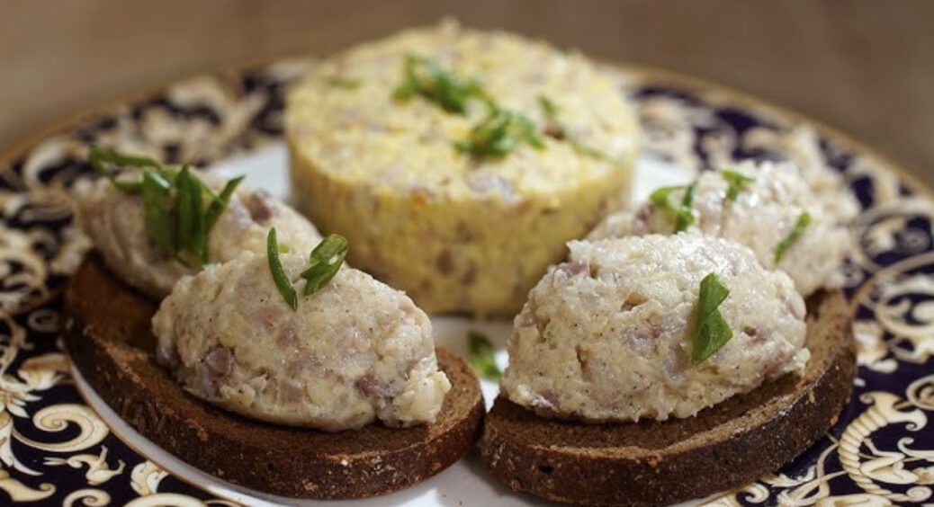 Яйця по-єврейськи — копійчана закуска до столу, яка закохає в себе всіх гостей. Цей рецепт знає вся Одеса 