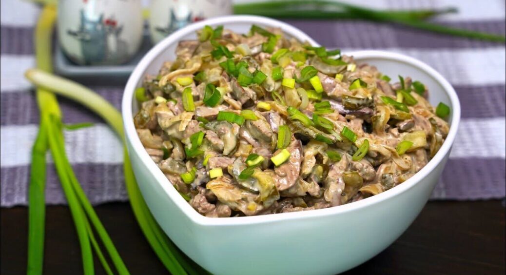 Салат “Піжонський” – те, що треба, якщо чекаєте особливих гостей. Швидко, елегантно та дуже просто 