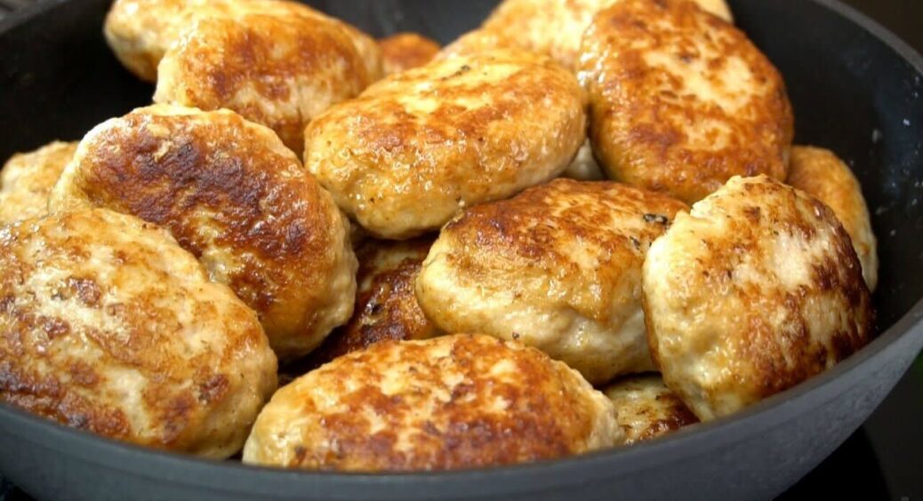 Нереально смачні котлети: приготувала лише раз і тепер рідні просять робити їх тільки за цим рецептом 