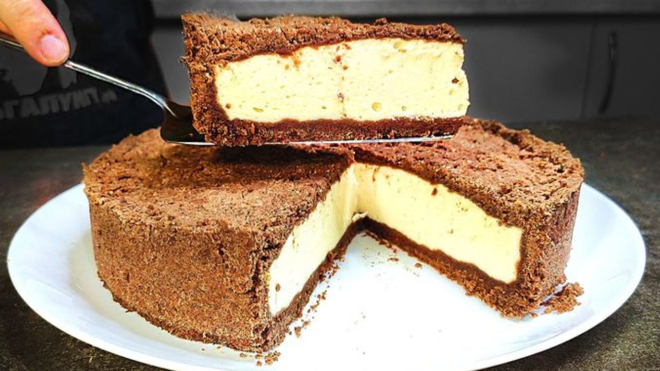 Такого чизкейка ви ще не куштували: нереально смачний тертий пиріг з сиром