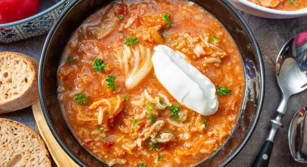 Ресторанний томатний “Суп-голубець” – перша страва, коли набридли всі інші супи і борщі: тарілки блищатимуть 