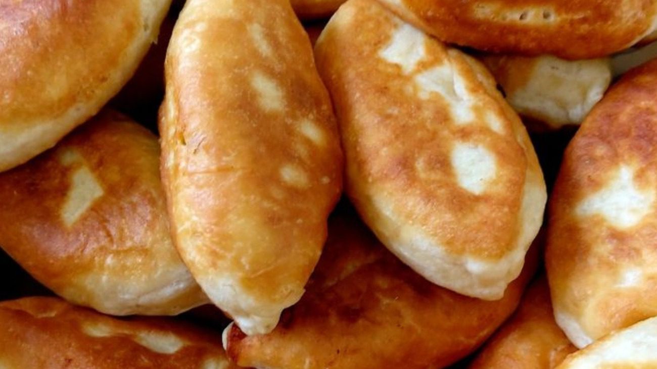 Рецепт домашніх пиріжків на картопляному тісті: альтернатива рибним котлетам