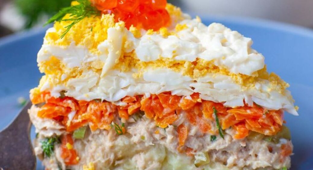 Одна дія, яка вирішує все: ось як приготувати овочі на “Мімозу”, щоб салат став ще смачнішим 