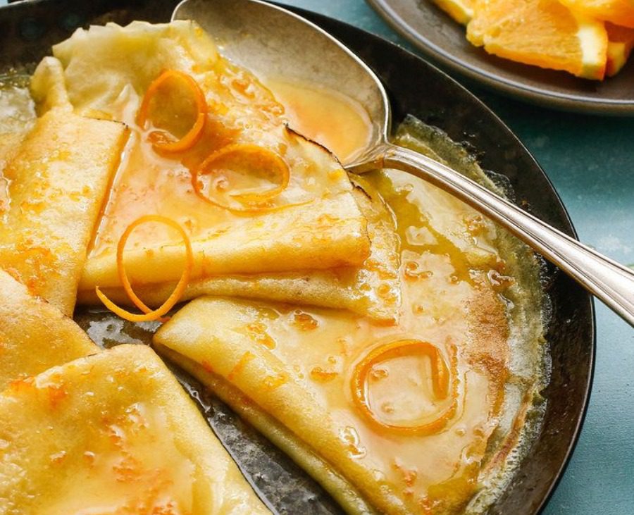 Рецепт французьких млинців креп-сюзетт із карамельним соусом