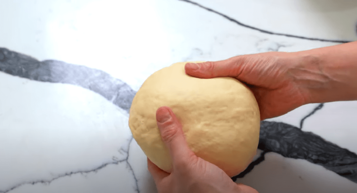 Цукрові плюшки: ідеальний рецепт пишних булочок