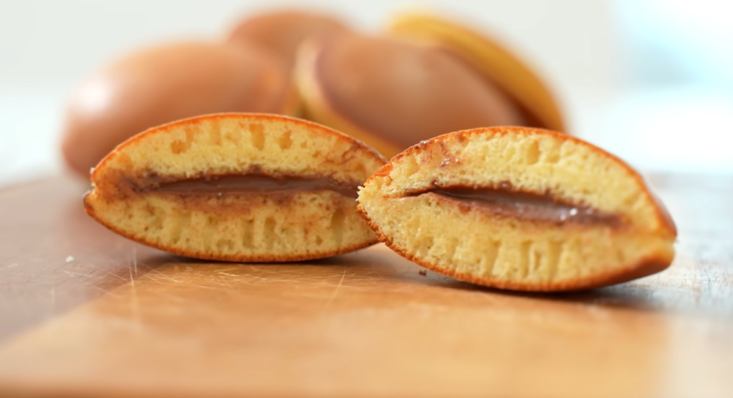 Діти будуть у захваті: рецепт пишних японських оладок з начинкою. Виходять смачніші за тістечка 