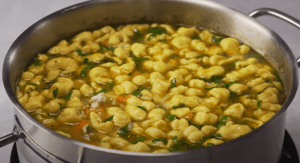 Цей суп з галушками я привезла з собою аж з Галичини: домашніх від нього не відірвати 