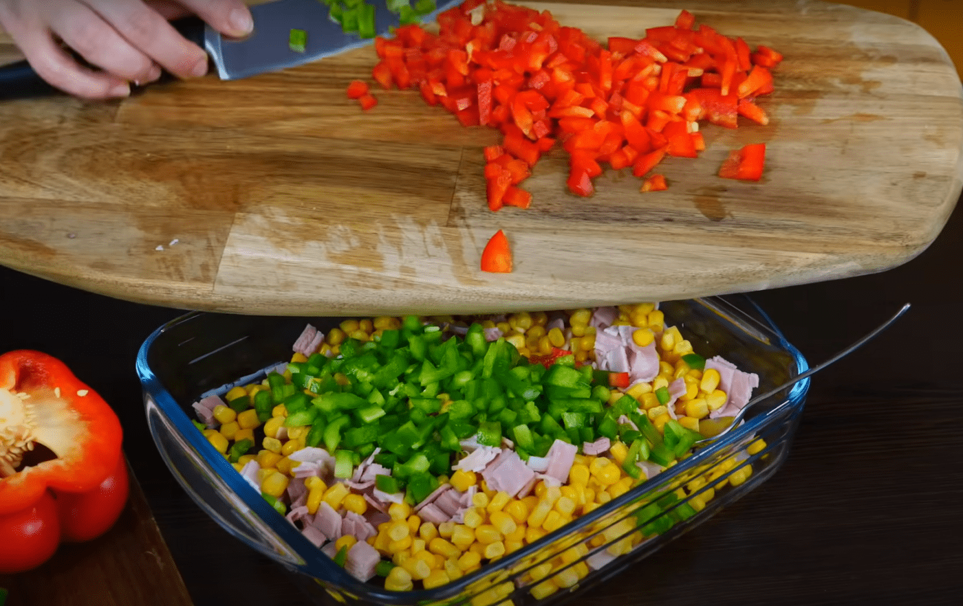Рецепт приготування салату Веселка зі спаржевою квасолею