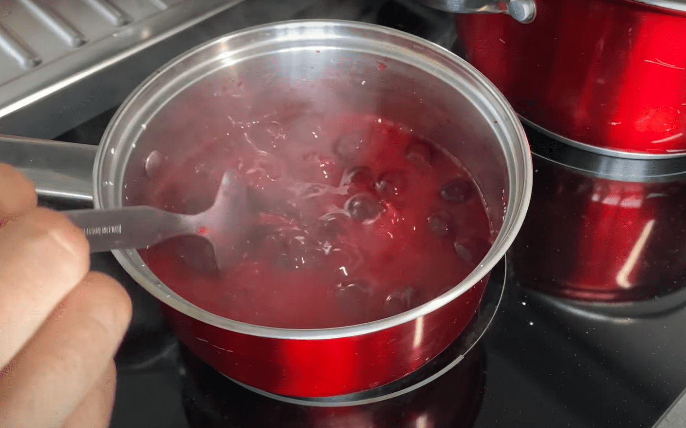 Рецепт лінивих вареників з маком у вишневому соусі