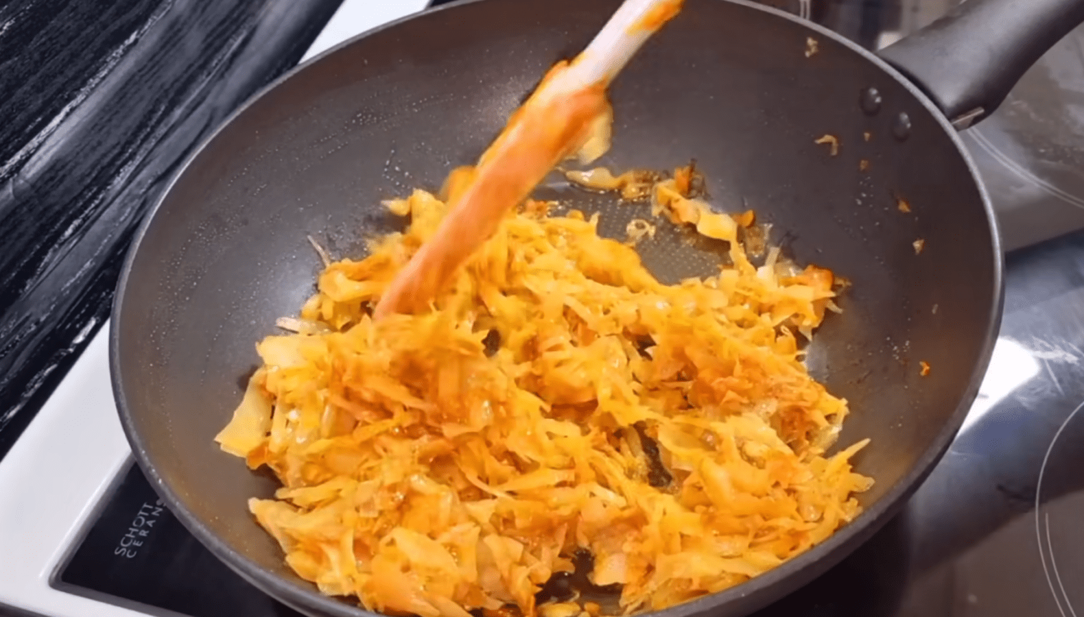 Рецепт приготування капустяних оладок на кефірі