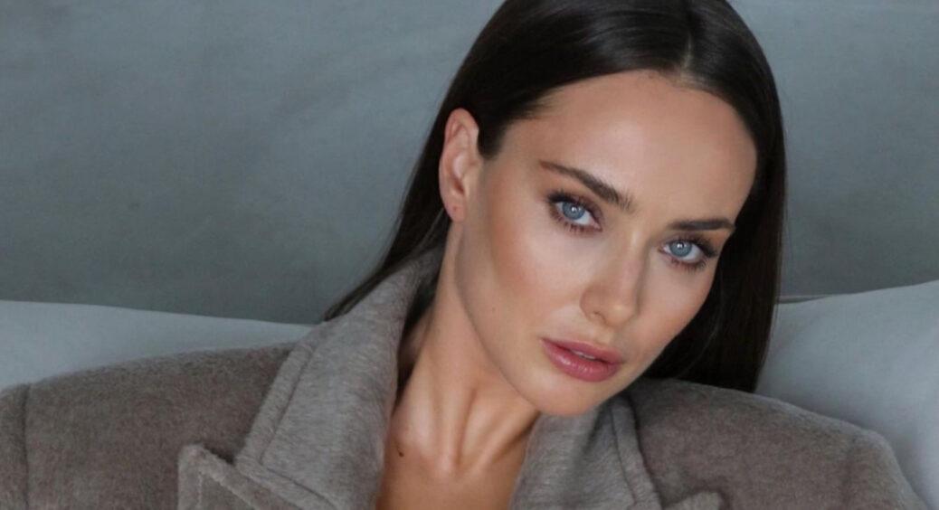 Одинока “Холостячка” Ксенія Мішина вже не на шикарному авто: у Лондоні зірка ганяється за автобусами 