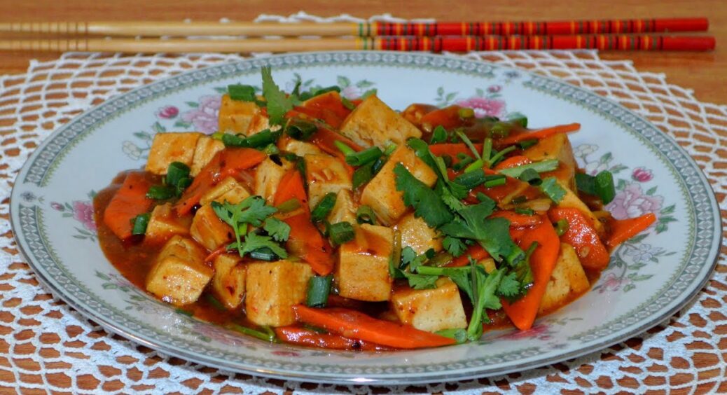 Корисна низькокалорійна закуска: рецепт тофу в апельсиновому соусі — рідні не залишать ні крихти 