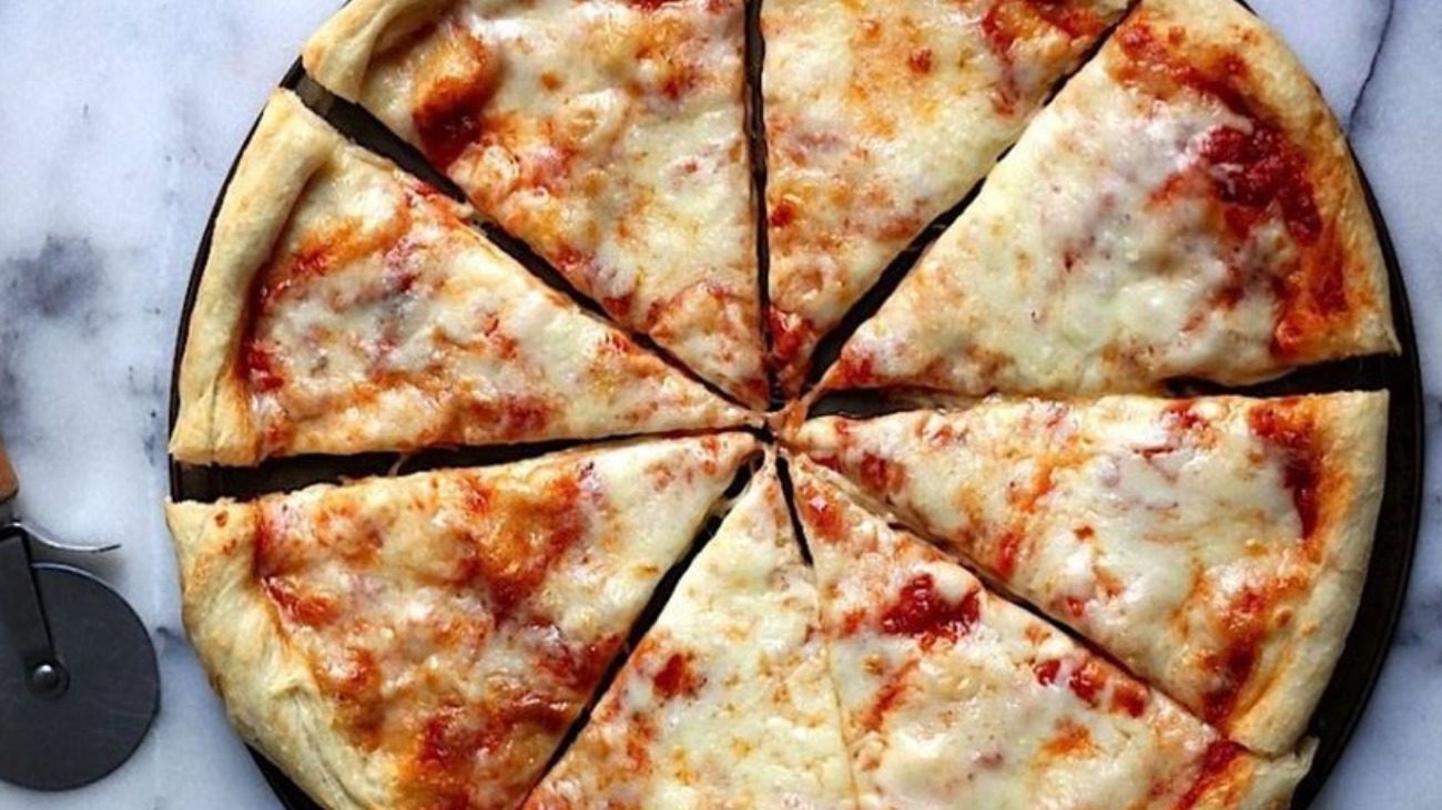 Найкращий рецепт бездріжджової піци: смакота без зайвої мороки