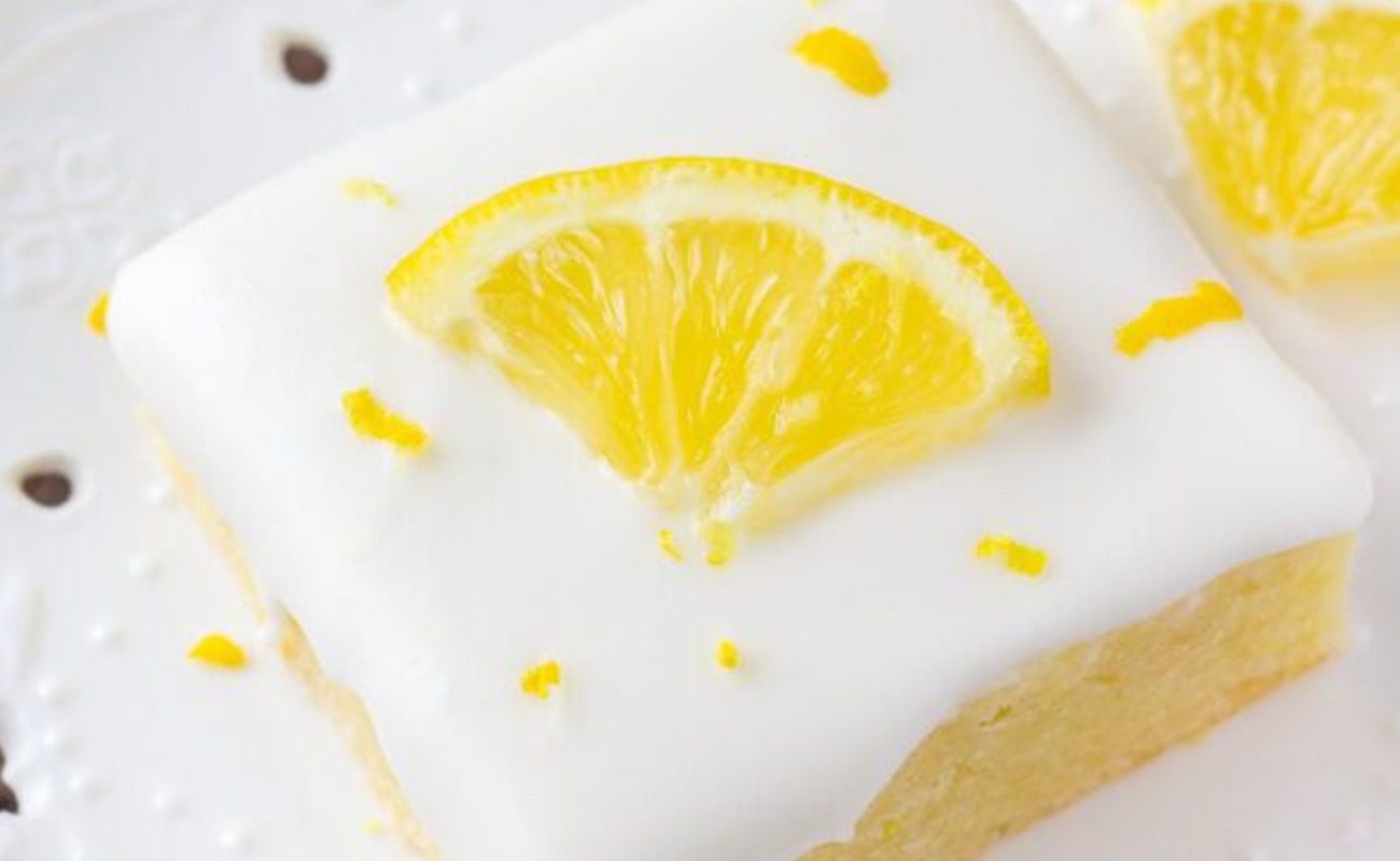 Рецепт простого лимонного тістечка в домашніх умовах