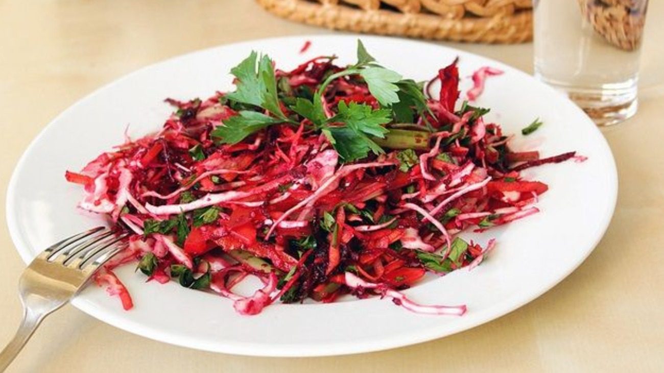 Рецепт корисного салату, який підходить для будь-яких дієт