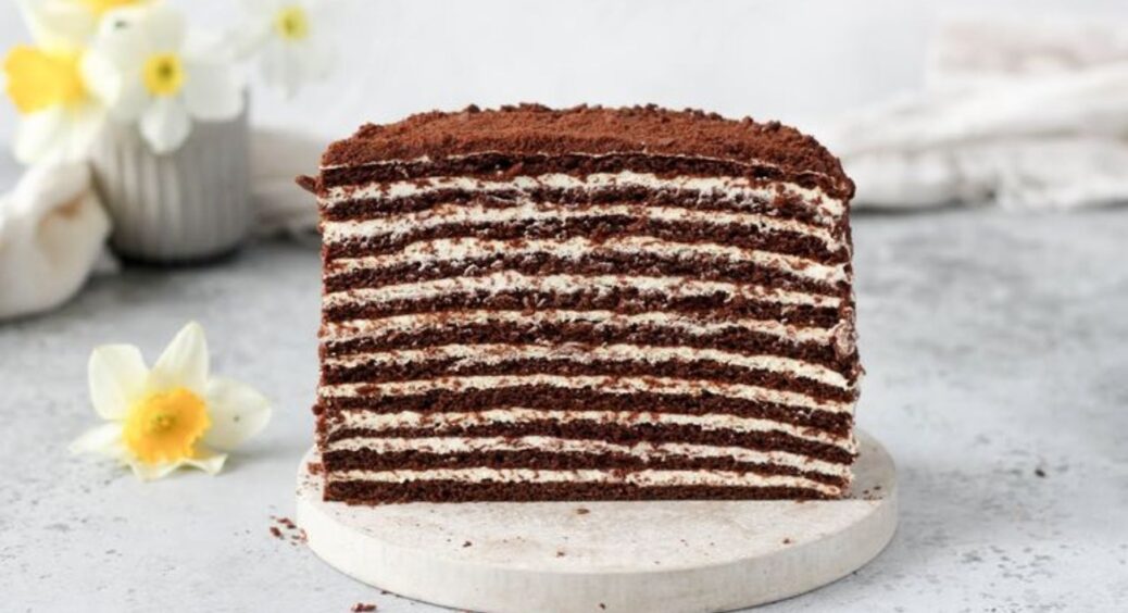 Цей торт “Спартак” пекли на всі весілля: знайшла рецепт 1985 року з тими самими 12 коржами 