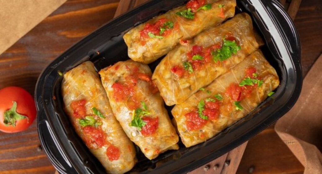 Завдяки цьому рецепту родина сита і задоволена весь піст: овочеві голубці з грибами. Смачні і без м’яса 