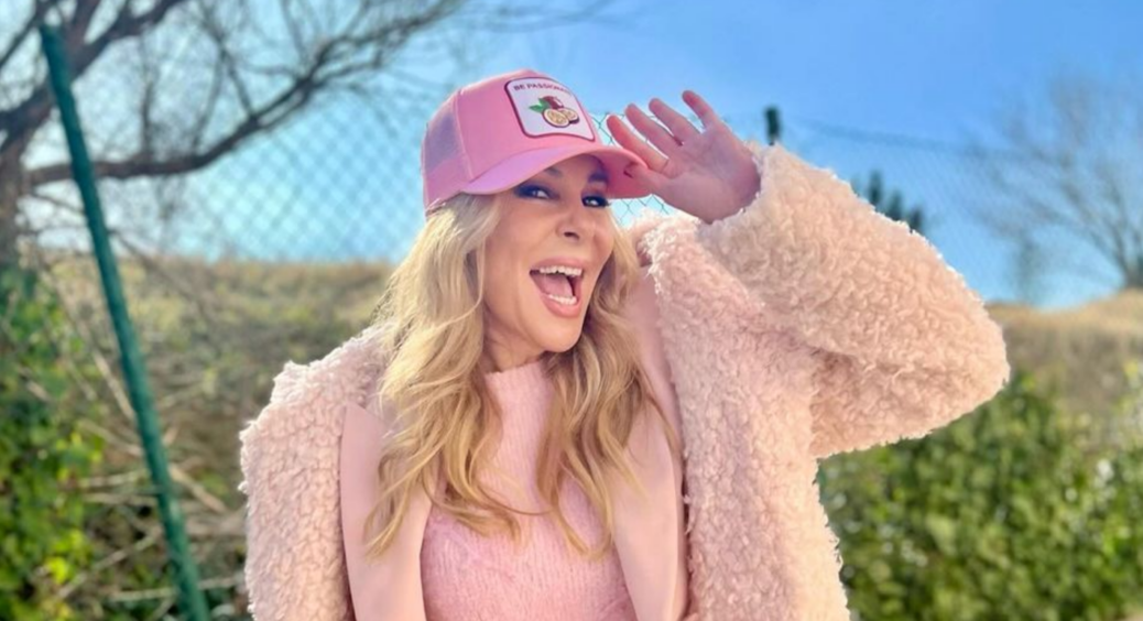 Відома іспанська акторка показала фото своєї доньки, батьком якої є її рідний син: як таке можливо? 