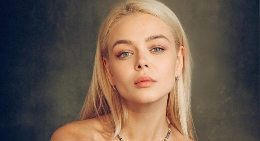 Аліна Гросу тільки вийшла заміж, а вже про коханця мріє: молодого і татуйованого, який вміє смачно готувати 