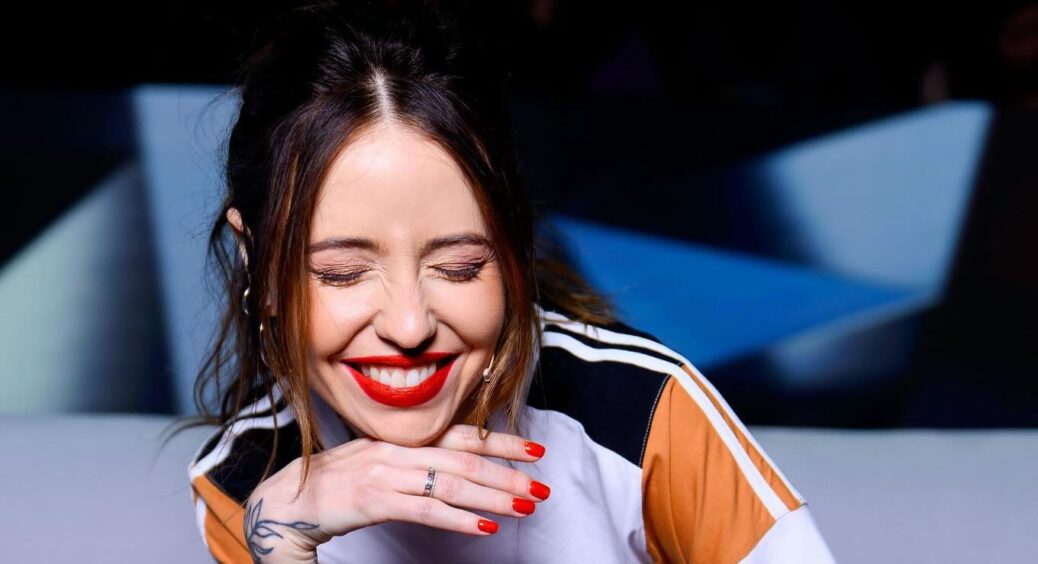 Надя Дорофєєва вже носить дітей Кацуріна на руках: взамін на це ресторатор заціловує руки співачки – ідилія 