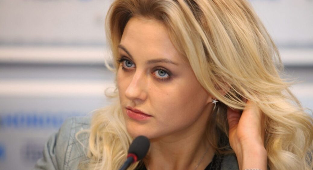 Єва Бушміна зізналася, чому залишила дочку в Україні, а сама живе у Франції з коханим: “Я погана мати” 