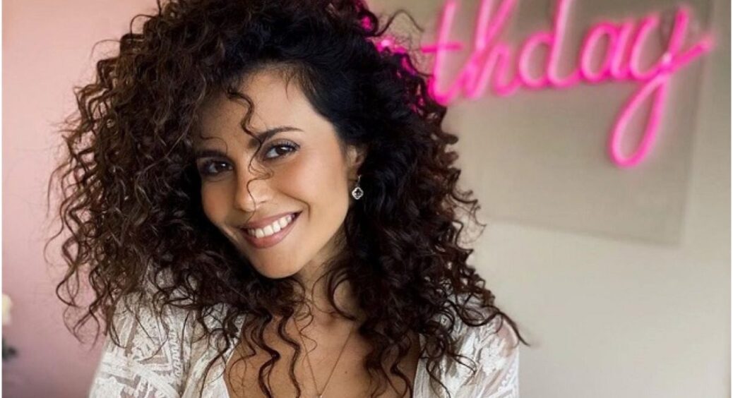 Настя Каменських, у якої зріст 174, здивувала фото з мексиканцями, що запросили її до себе: “Які маленькі” 