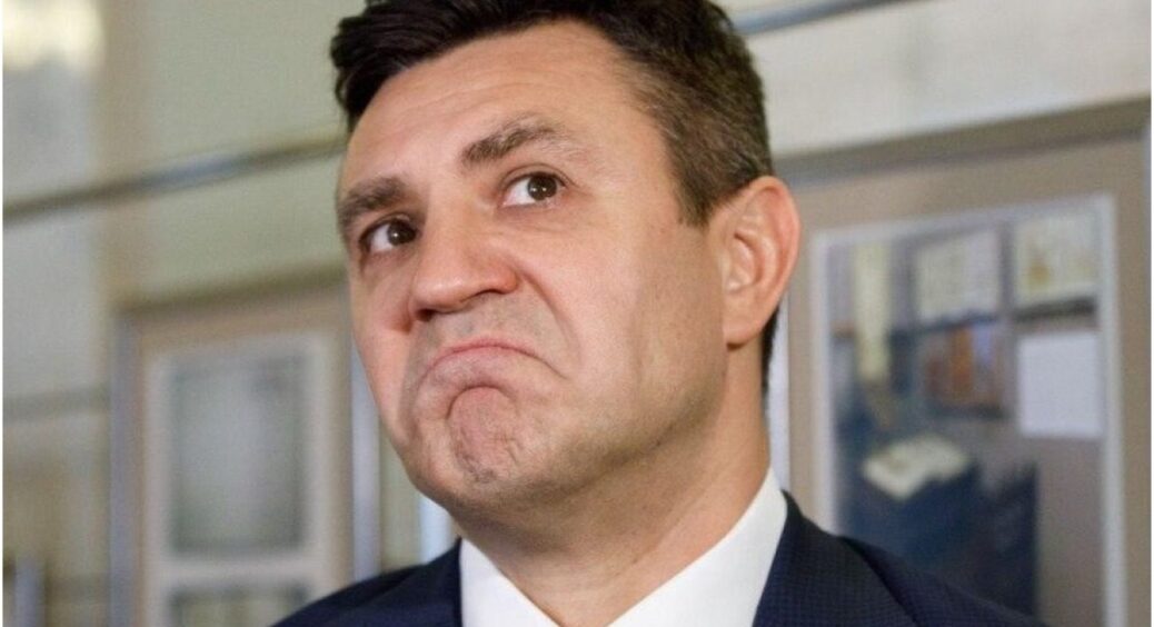 “Кути Джолі”, ботокс чола, гіпер-корекція: пластичний експерт проаналізував, що з обличчям Миколи Тищенка 