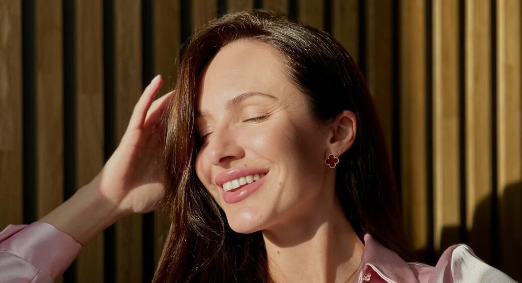 Перевіряє, чи не висить: ексдружина Остапчука Христина Горняк здивувала підписників спекотним контентом 