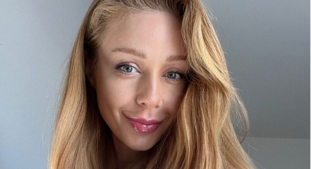 Жирне волосся, зібране у хвіст: Тіна Кароль залишилась поп-дівою навіть з брудною головою 