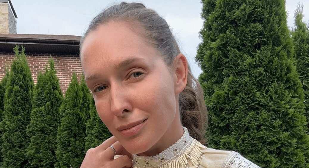 “Елітний бусік”: Катерина Осадча показала, на чому добирається до аеропорта з України 