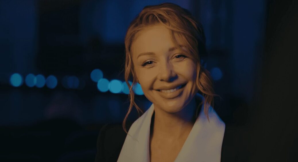 Прийшла вся синя: Тіна Кароль показала зустріч з найтаємничішою співачкою України Клавдією Петрівною 