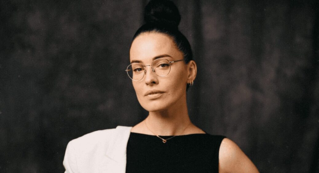 “Вагітна” Даша Астаф’єва з округлим животом не змогла приховати свій стан: скоро пологи? 