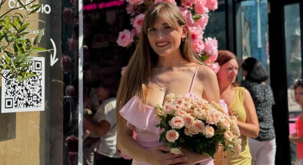 “Все випадає”: Даша Євтух із “МастерШеф-11” показала свої “персики” та отримала критику замість захвату 