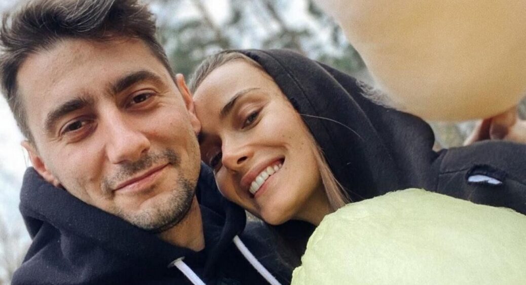 Переможець “Холостячки” Олександр Еллерт став ведучим у США: ось кого впустила Мішина 