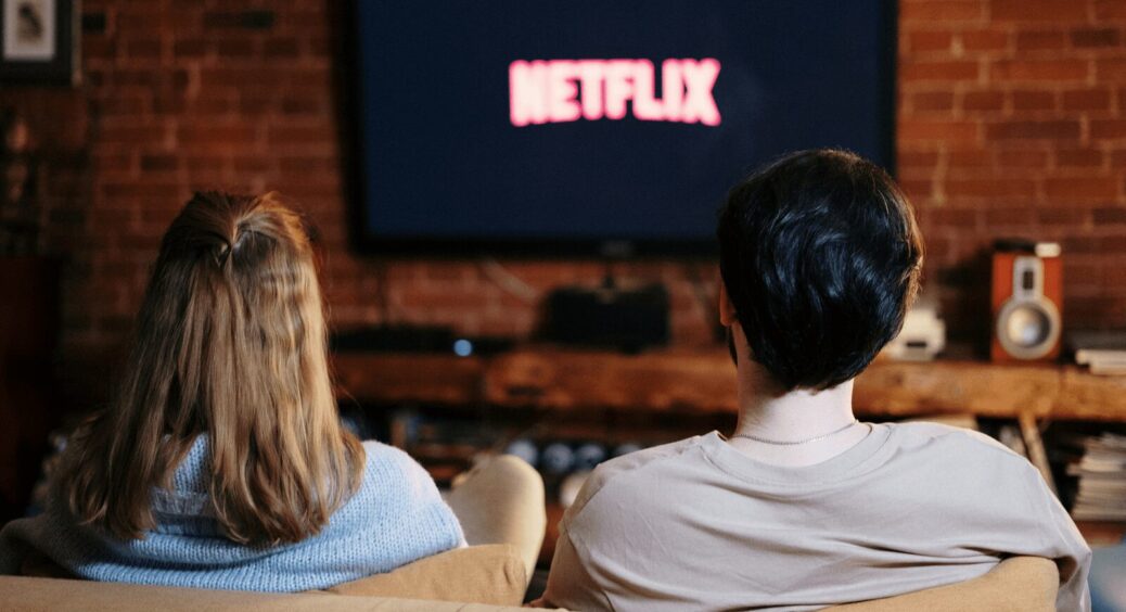 4 найкращих романтичних комедії на думку глядачів: сміх, сльози та кохання — що подивитись на вихідних 