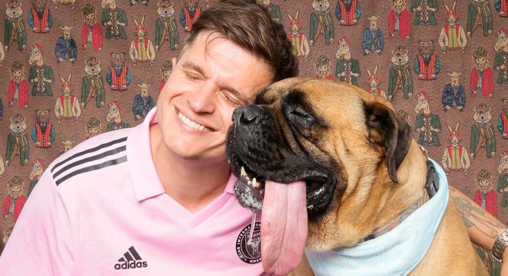 Поруч наче старша сестра: Анатолій Анатоліч показав свою дружину з двома схожими на неї доньками (ФОТО) 