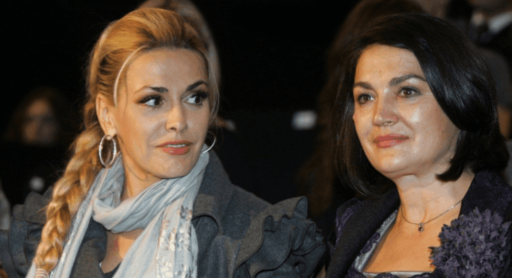 “Це боляче”: Сумська вразила зізнанням про непрості протягом 15 років стосунки з сестрою 