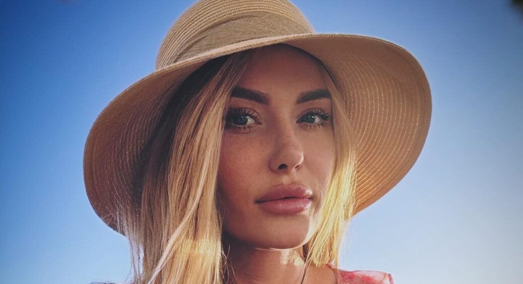 Великі очі, блискучий носик і руді пасма: Камінська похизувалася красунею-дочкою Лаурою 