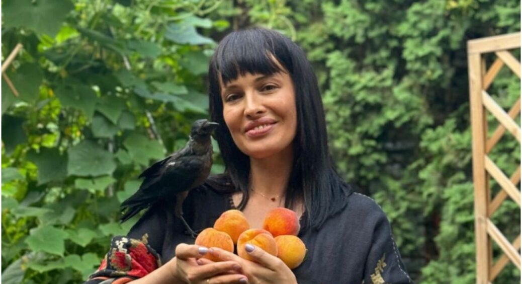 Куди подівся чубок? Даша Астаф’єва кардинально змінила зачіску – підкреслила свою жіночність та стиль 