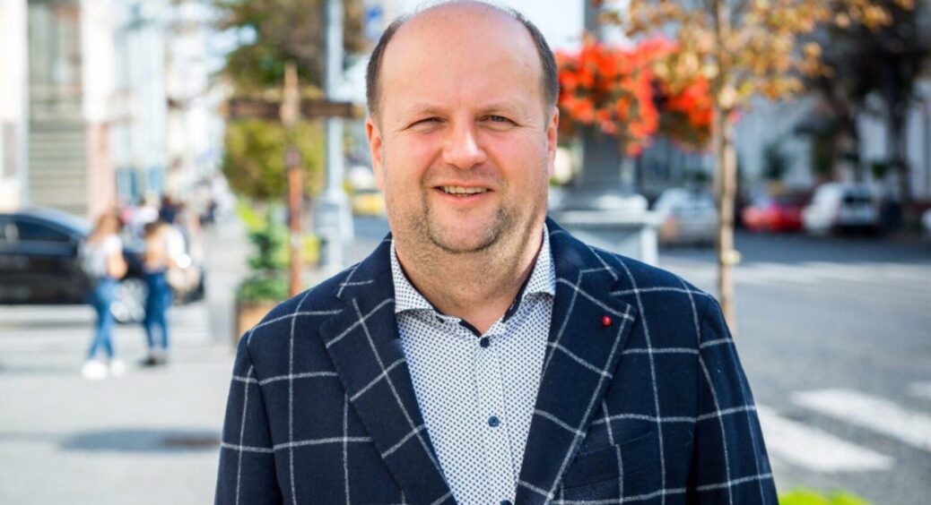 Так ось, як виглядає співак: Віктор Бронюк схуд на 30 кг та показав своє перевтілення 