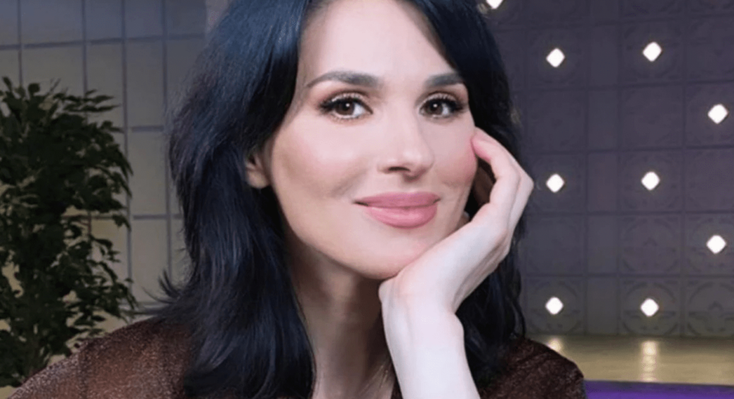 Трохи скромніше за маму: Маша Єфросиніна показала дочку, яка забороняє публікувати свої фото 