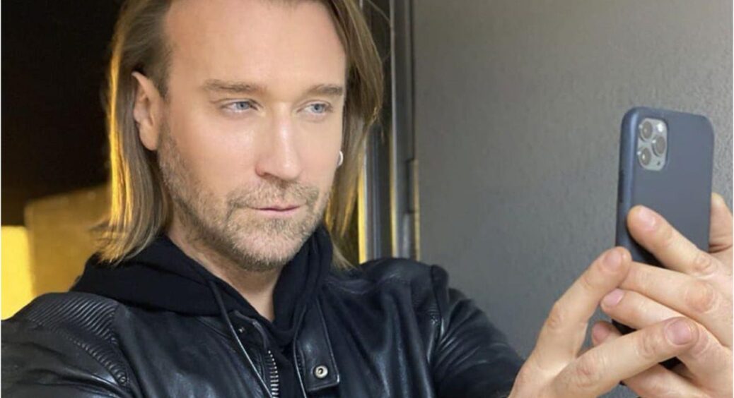 Набагато скромніше, ніж було раніше: Олег Винник приголомшив виглядом на зустрічі з фанатками 