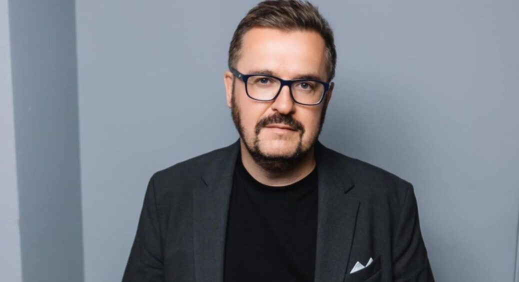 Олександр Пономарьов показав, який вигляд мав, коли його полюбила Мозгова: “Почав грати” 