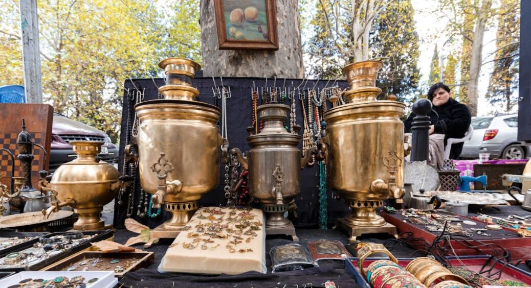 Мисливці за скарбами: як озолотитися на 1000 гривень, купуючи товар на барахолці 